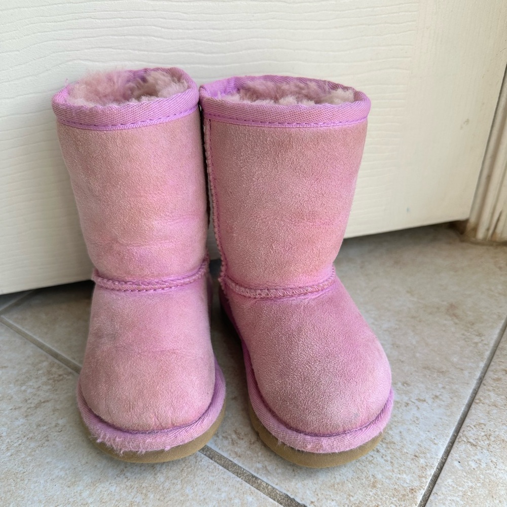 Ugg-toddler, pink girl boots, Size 6